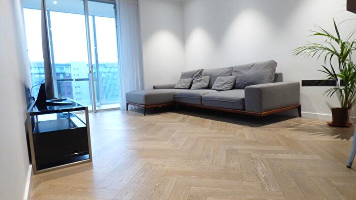 2 Bedroom Apartment To Rent In Circus Road West, Battersea Park, SW11