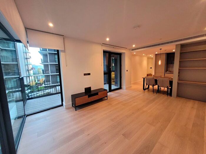 2 Bedroom Flat To Rent In White City Living, Westmont Building, London, W12