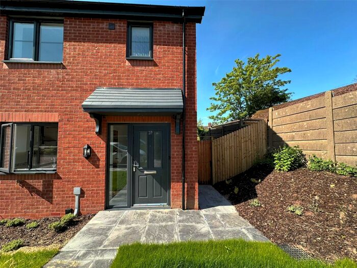 3 Bedroom Semi-Detached House To Rent In The Woodland, Abby Road, B68