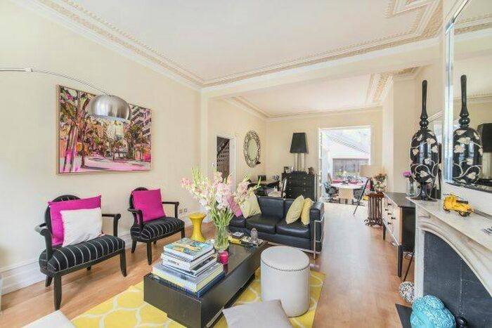 5 Bedroom Property To Rent In Beechmore Road, London, SW11
