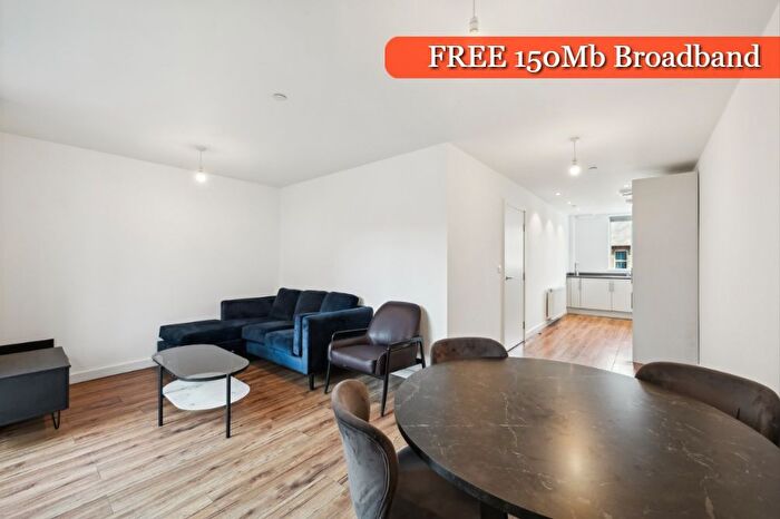 2 Bedroom Flat To Rent In The Stylus, Blyth Road, Hayes, UB3