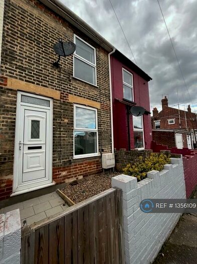 3 Bedroom Terraced House To Rent In Essex Road, Lowestoft, NR32