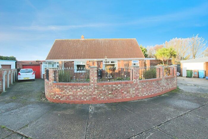 3 Bedroom Detached Bungalow For Sale In Cherry Cob Sands Estate, Burstwick, HU12