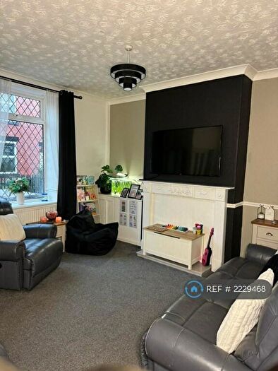 3 Bedroom End Of Terrace House To Rent In Dunsterville Terrace, Rochdale, OL11