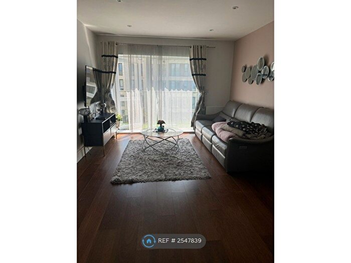 2 Bedroom Flat To Rent In Flagstaff Road, Reading, RG2