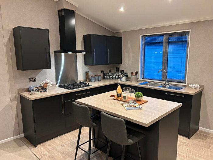 2 Bedroom Park Home For Sale In Canvey Island, Essex, SS8