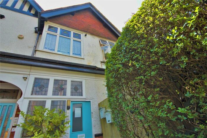 Studio To Rent In Wake Green Road, Moseley, Birmingham, B13