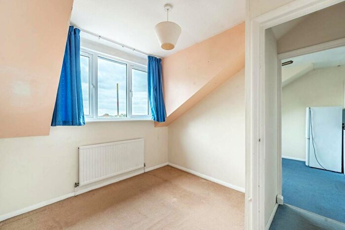 1 Bedroom Flat For Sale In Pinner Road, West Harrow, Harrow, HA1