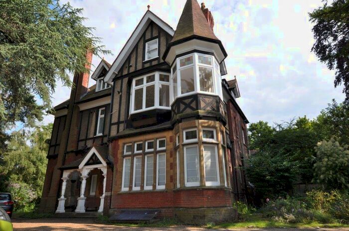 Apartment To Rent In Cranley Road, Guildford, Surrey, GU1