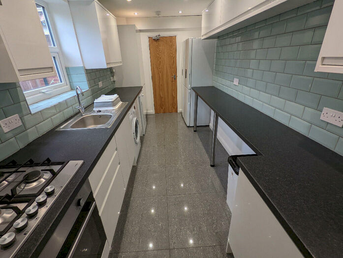 6 Bedroom Terraced House To Rent In Blenheim Road, Reading, Berkshire, RG1