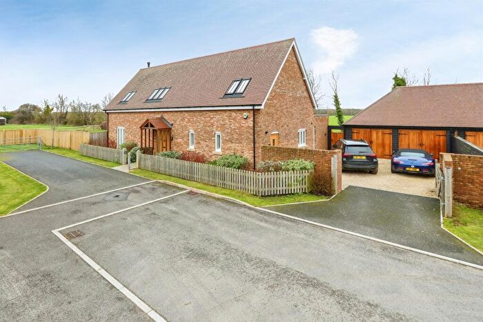 4 Bedroom Barn Conversion For Sale In Homestead Close, Burton, Christchurch, BH23