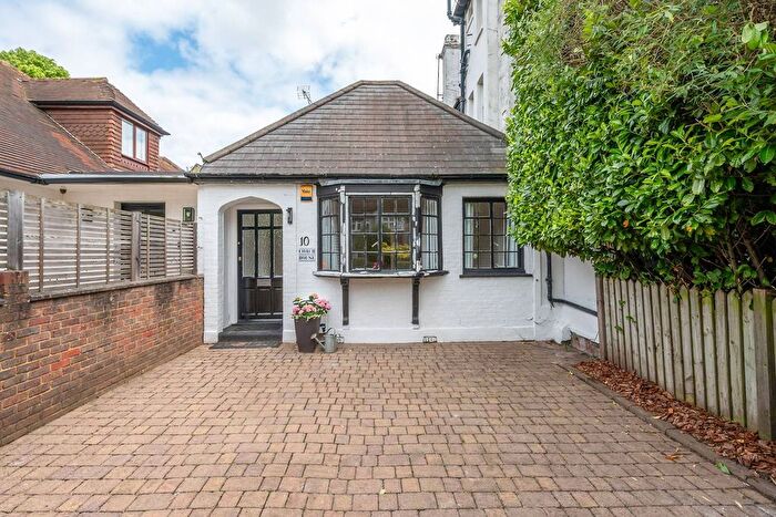 4 Bedroom Bungalow To Rent In Arterberry Road, West Wimbledon, London, SW20