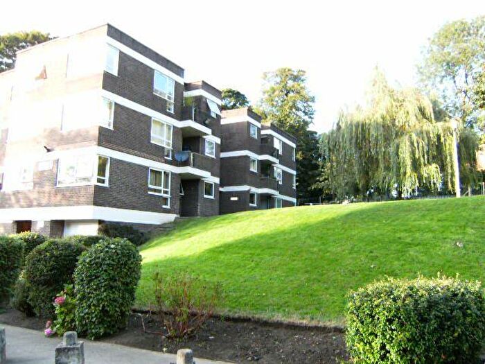 Studio To Rent In Newton Park Court, Leeds, LS7