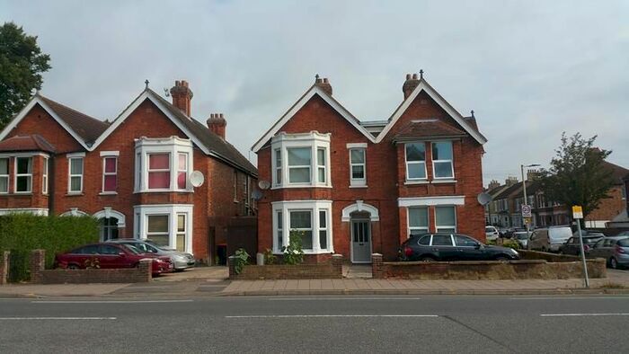 1 Bedroom Flat To Rent In Goldington Road, Bedford, MK40