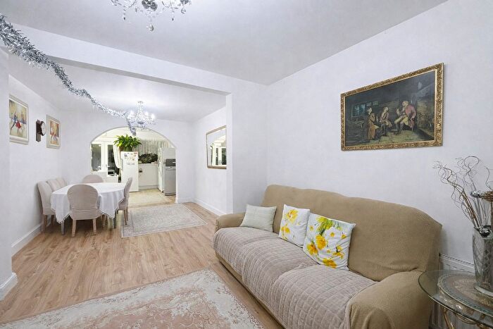 4 Bedroom Semi Detached House To Rent In Deans Lane, Edgware, HA8