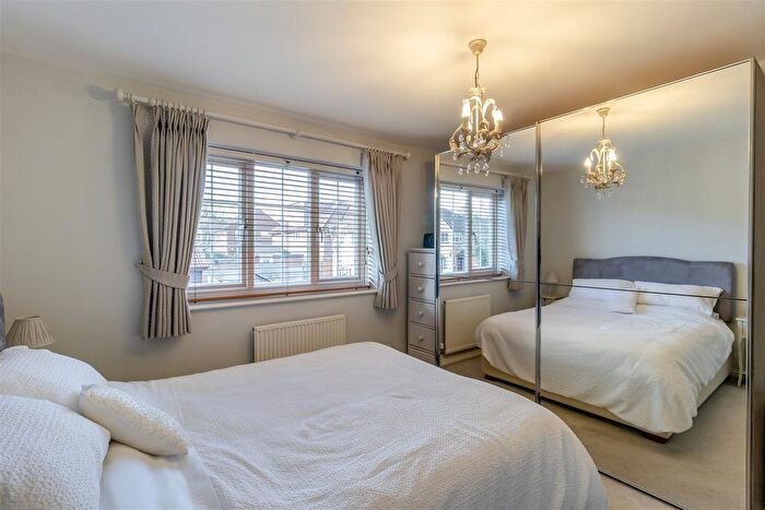 3 Bedroom Detached House For Sale In Williamson Way, Mill End, Rickmansworth, WD3