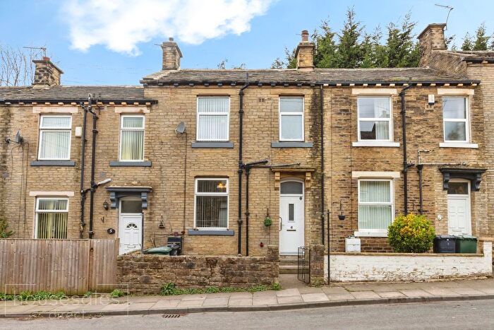 1 Bedroom Terraced House For Sale In Quarry Place, Bradford, BD2