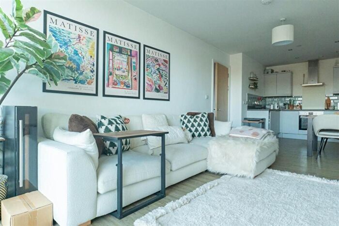 2 Bedroom Flat To Rent In Apartment, Schooner Wharf, Schooner Drive, Cardiff, CF10