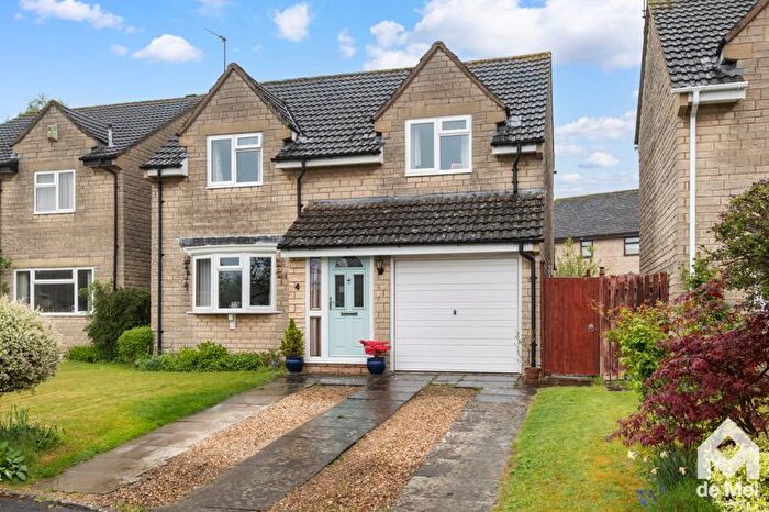 4 Bedroom Detached House For Sale In Pear Tree Close, Woodmancote, GL52