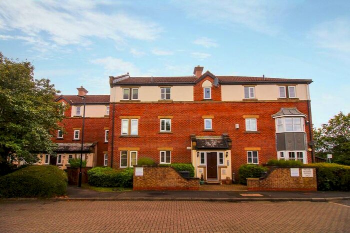 2 Bedroom Apartment To Rent In Kielder Close, Killingworth, Newcastle Upon Tyne, NE12