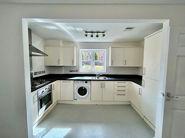 2 Bedroom Flat To Rent In Ravensbourne House, Rochester, ME2