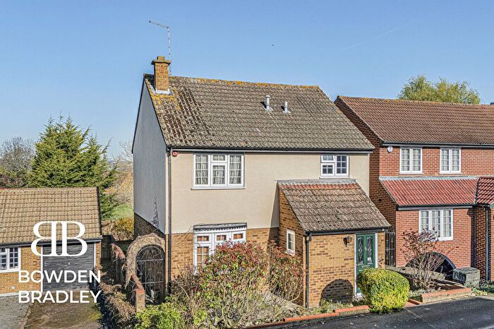 4 Bedroom Detached House For Sale In Ely Place, Woodford Green, IG8