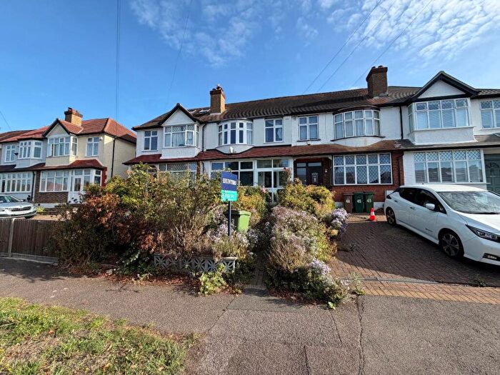 3 Bedroom Terraced House For Sale In Braemar Road, Worcester Park, KT4