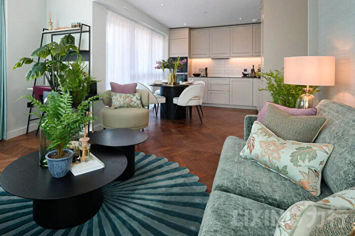 2 Bedroom Apartment To Rent In Royal Exchange, Kingston, KT1