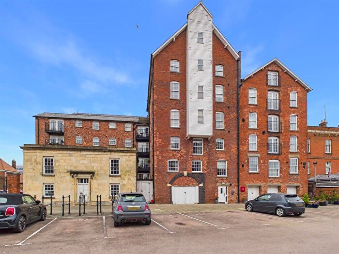 2 Bedroom Duplex For Sale In Commercial Road, Gloucester, GL1