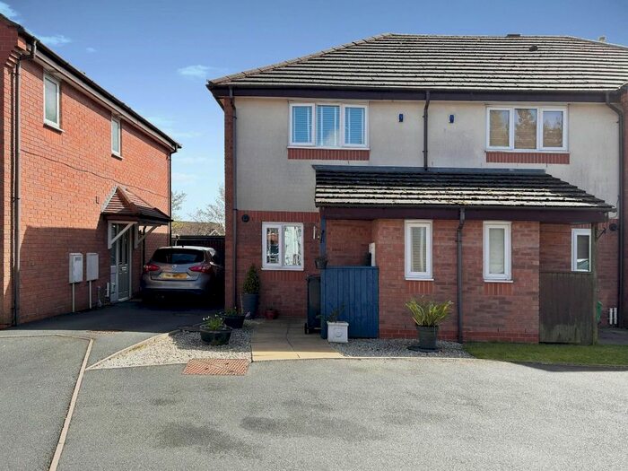 2 Bedroom End Of Terrace House To Rent In Ripley Grove, Dudley, DY1