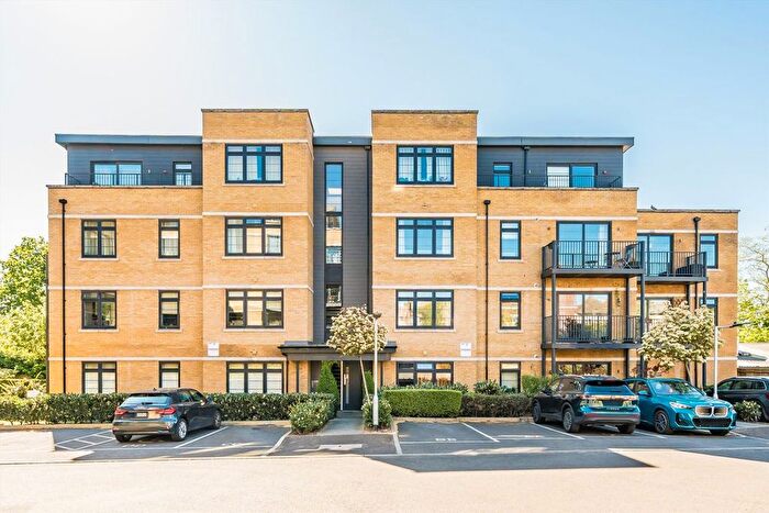 3 Bedroom Flat For Sale In Samuelson Place, Isleworth, TW7