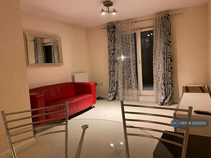 1 Bedroom Flat To Rent In Malcolm Place, Reading, RG1