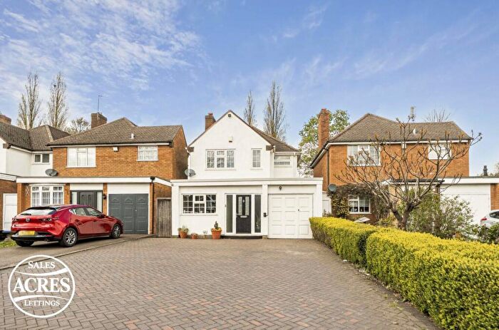 3 Bedroom Detached House For Sale In Newton Road, Great Barr, Birmingham, B43