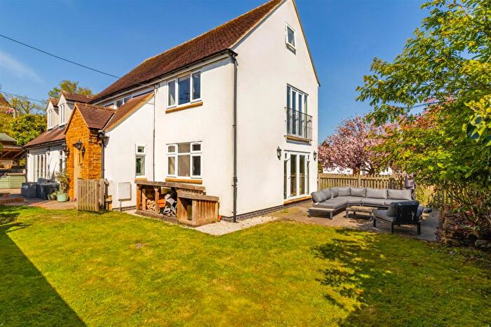 5 Bedroom Detached House For Sale In Vicarage Road, Napton, Southam, CV47