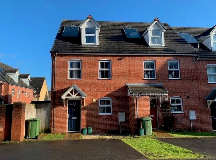 3 Bedroom Property To Rent In Buttercups Close, Penallta, Hengoed CF82
