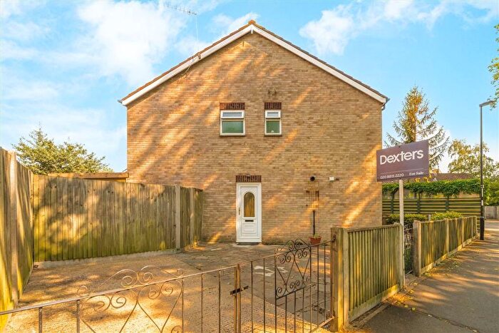 3 Bedroom Semi Detached House For Sale In Dressington Avenue, Brockley, SE4