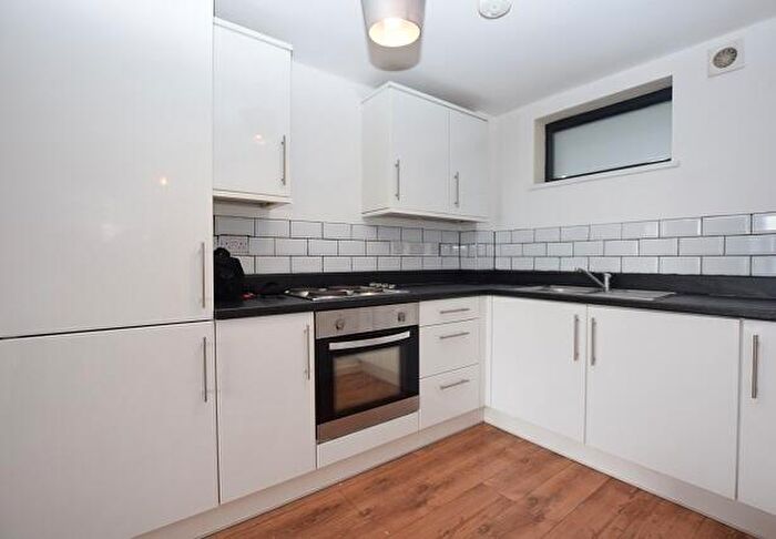 1 Bedroom Apartment To Rent In City Towers, Watery Street, S3