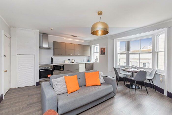 1 Bedroom Flat To Rent In Queen Square, Brighton, BN1