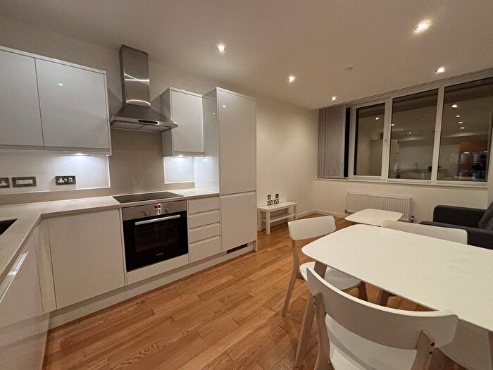 1 Bedroom Flat To Rent In Emerald House, Landsdowne Road, Croydon, London, CR0