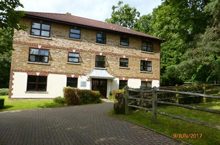 2 Bedroom Apartment To Rent In Alpine Road, Redhill, RH1