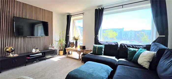 2 Bedroom Flat For Sale In Monticello Way, Bannerbrook Park, Coventry, West Midlands, CV4
