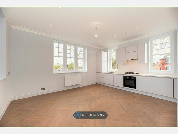 2 Bedroom Flat To Rent In Earlsfield House, London, SW18
