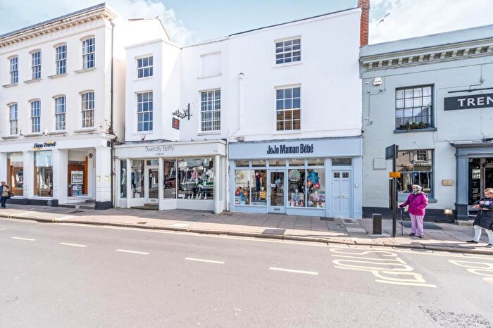 1 Bedroom Flat To Rent In South Street, Chichester, PO19