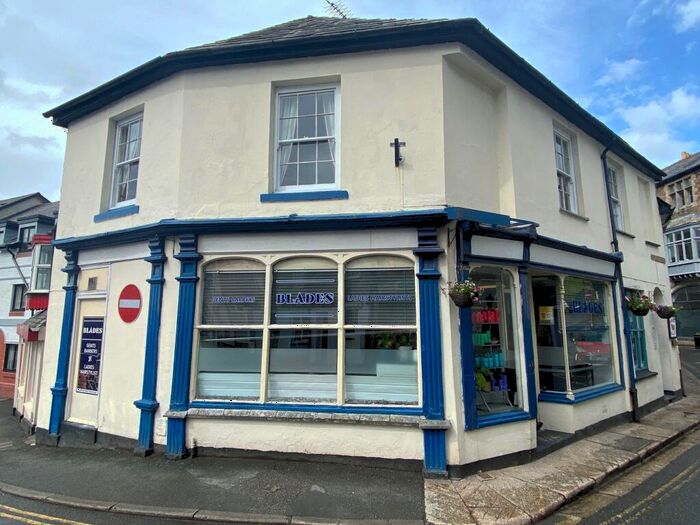 2 Bedroom Apartment For Sale In Westgate Street, Launceston, Cornwall, PL15