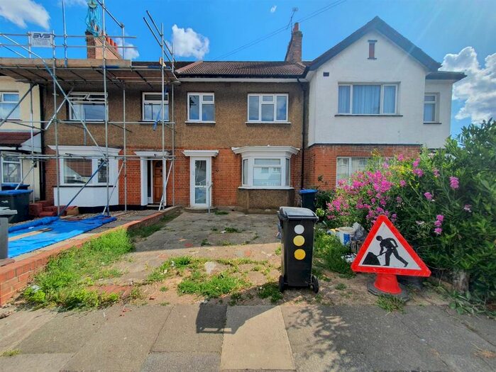 5 Bedroom Property To Rent In Lister Gardens, London, N18