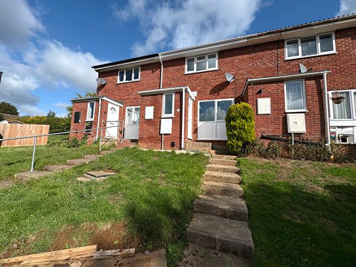 3 Bedroom Terraced House For Sale In Angus Close, Banbury, OX16