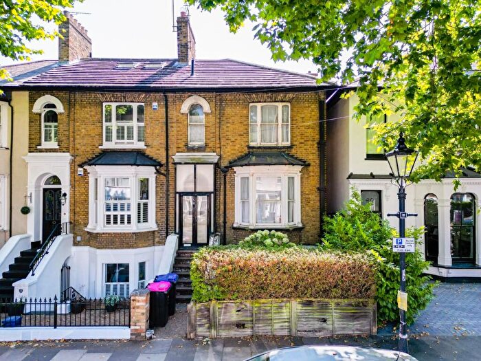 2 Bedroom House For Sale In Cambridge Road, Southend-On-Sea, SS1