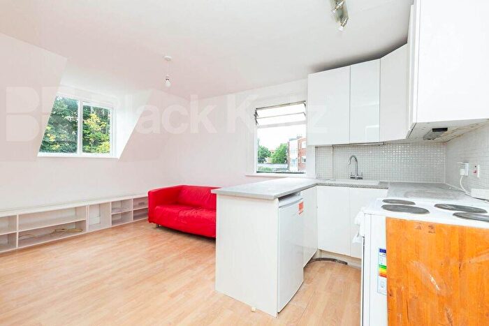 1 Bedroom Flat To Rent In Newnham Road, Wood Green, N22