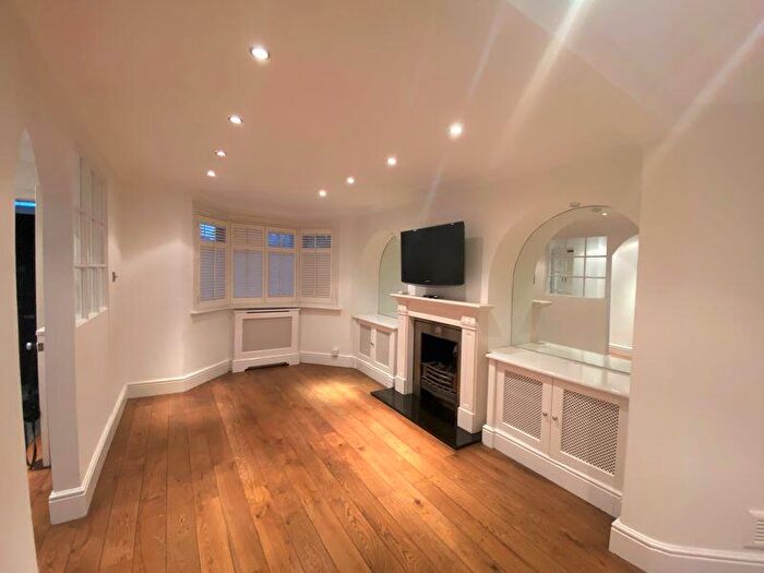 3 Bedroom House To Rent In Marlborough Cottages, Barnet Road, Arkley, EN5