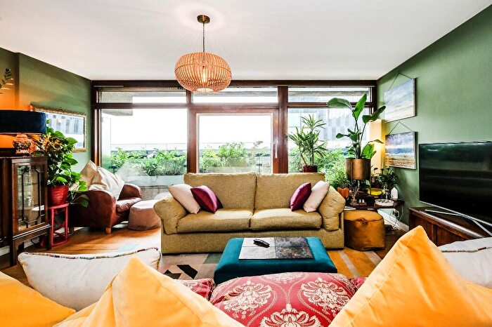 1 Bedroom Apartment For Sale In Barbican, London, EC2Y